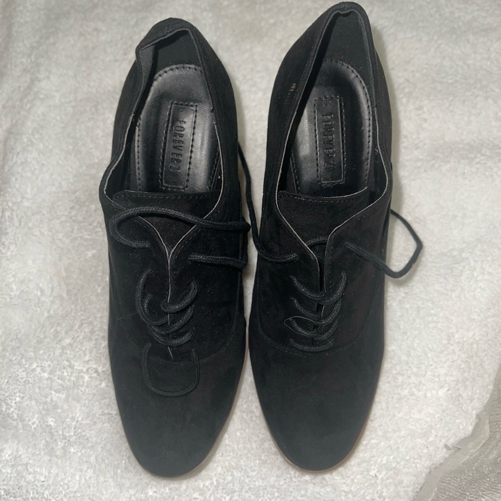 forever 21 ladies shoes Black Suede Size 7.5